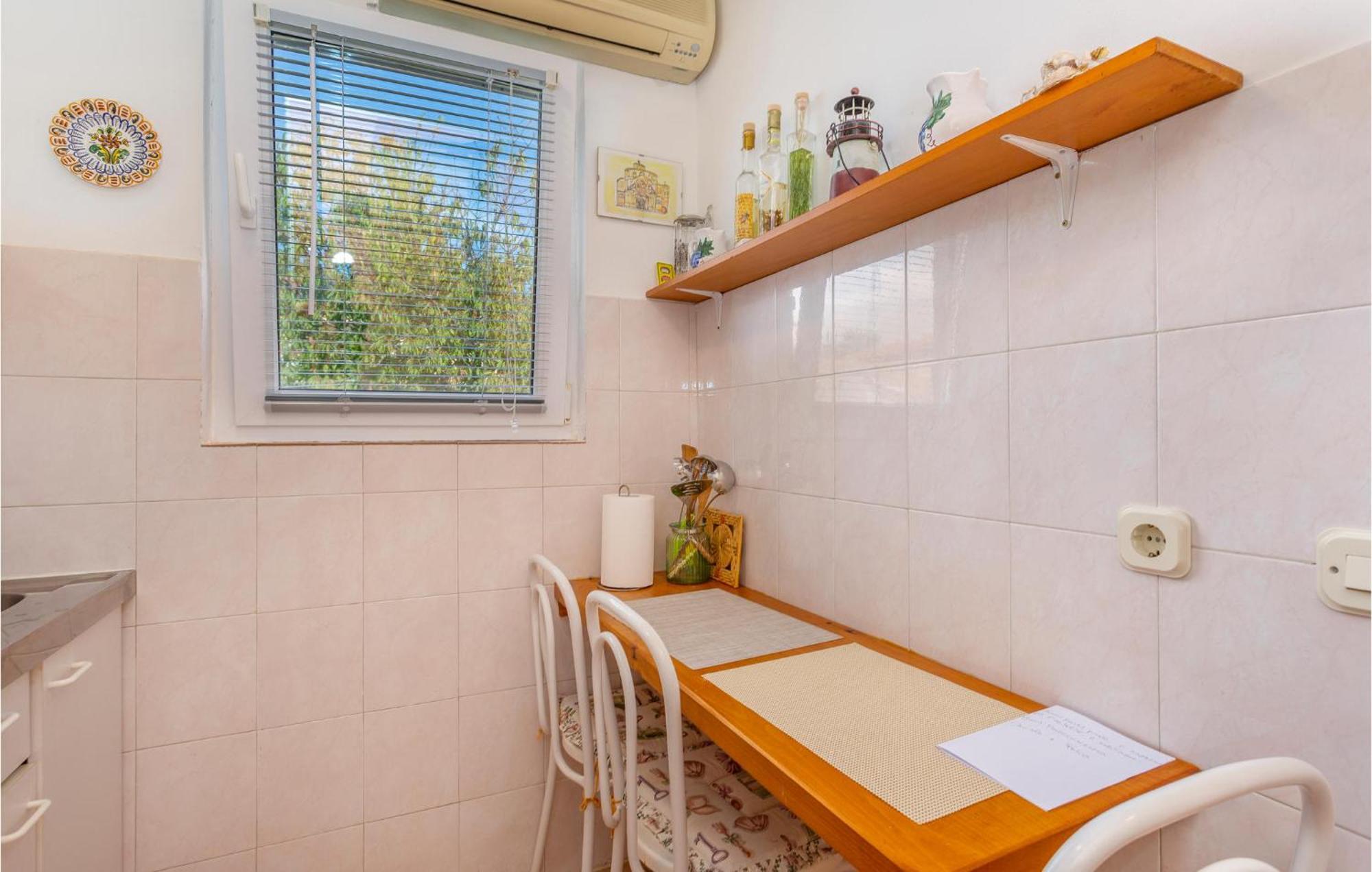 1 Bedroom Beautiful Apartment In Linardići Exterior foto