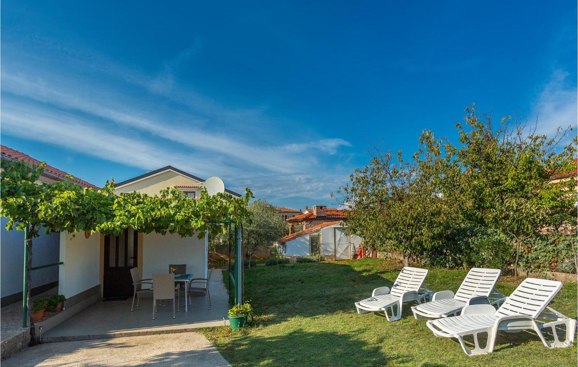1 Bedroom Beautiful Apartment In Linardići Exterior foto
