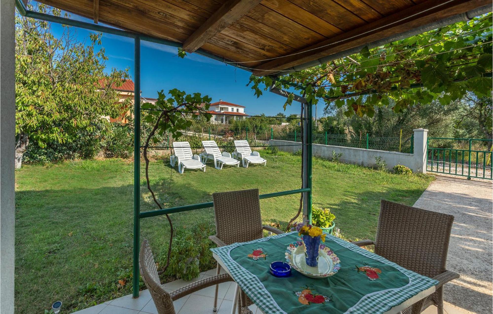 1 Bedroom Beautiful Apartment In Linardići Exterior foto
